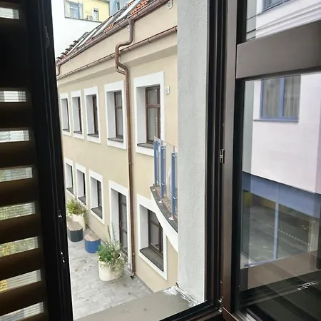 Blue House - Old Town, Ac, Free Private Parking Bratislava