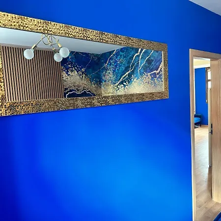 Blue House - Old Town, Ac Апартаменти Братислава