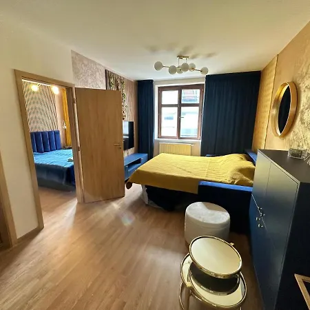 Blue House - Old Town, Ac Apartmán Bratislava