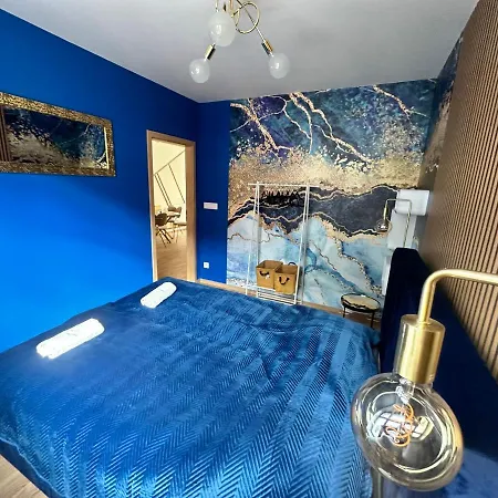 Blue House - Old Town, Ac, Free Private Parking Apartment *