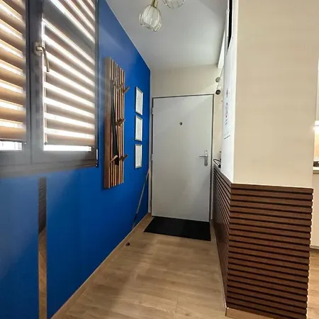 Blue House - Old Town, Ac, Free Private Parking דירה ברטיסלאבה