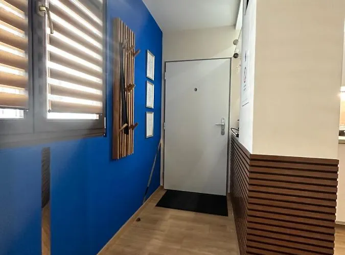 Blue House - Old Town, Ac Apartman Pozsony