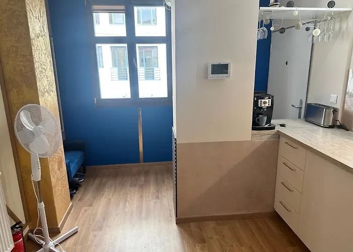 Blue House - Old Town, Ac Apartman Pozsony